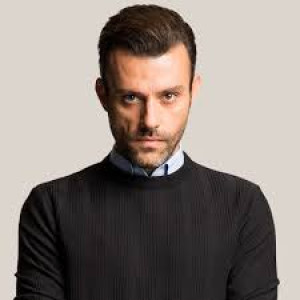 Селих Бадемчи - актер сериала сыгравший Синан